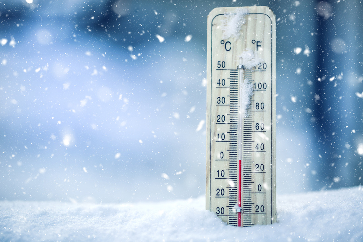 Występuje głównie w niskich temperaturach: Getty Images Zimowa pogoda, śnieg, zimno, termometr