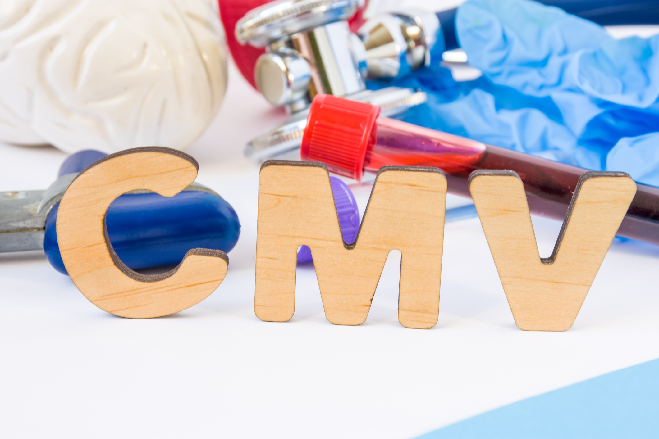 CMV oznacza wirus cytomegalii.