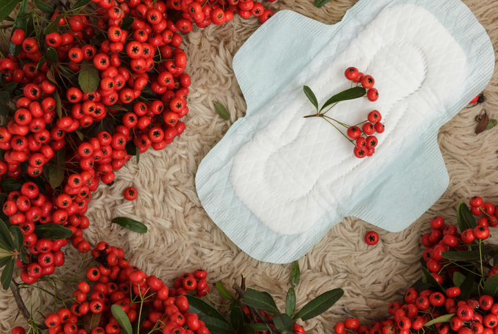 Wpływ ma również wystąpienie pierwszej miesiączki i menopauzy: Getty Images Podpaska menstruacyjna