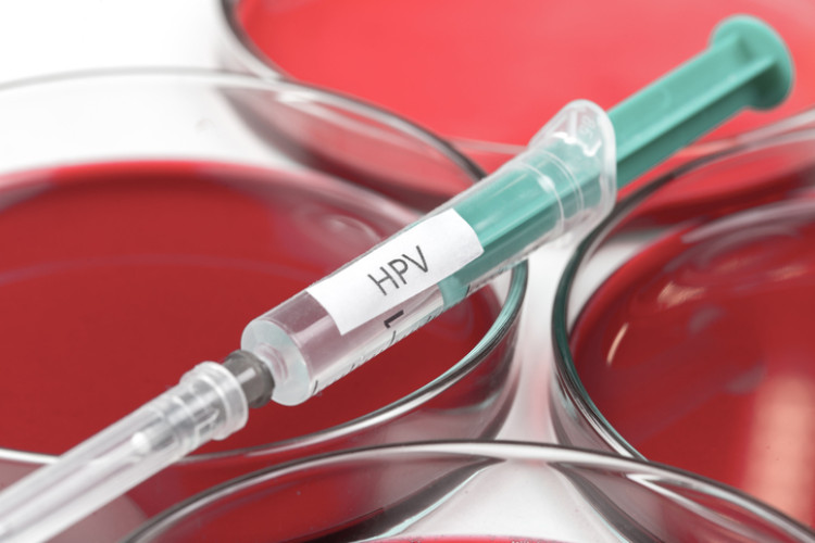 Istnieje szczepionka przeciwko HPV. Źródło: Getty Images strzykawka ze szczepionką przeciwko HPV