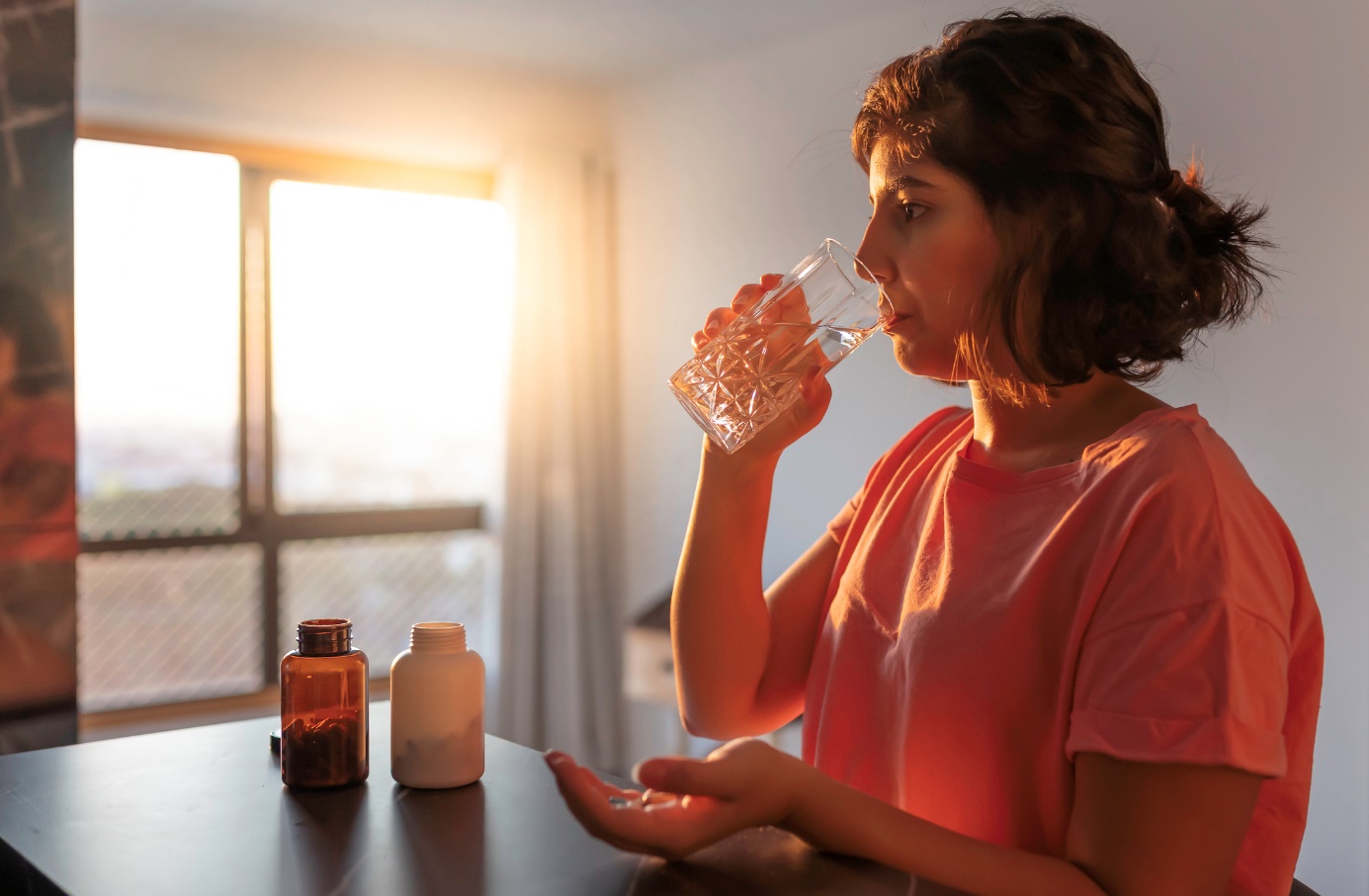 Najczęstszą przyczyną przedawkowania witaminy A jest jej niewłaściwe stosowanie w postaci leków i suplementów diety. Źródło: Getty Images Najczęstszą przyczyną przedawkowania witaminy A jest jej niewłaściwe stosowanie w postaci leków i suplementów diety.