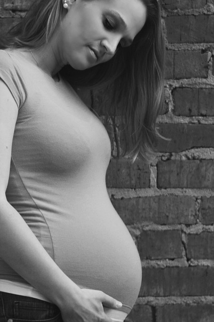 Naturalny przyrost masy ciała podczas ciąży 10-16 kg Źródło fot: Getty Images Kobieta w ciąży