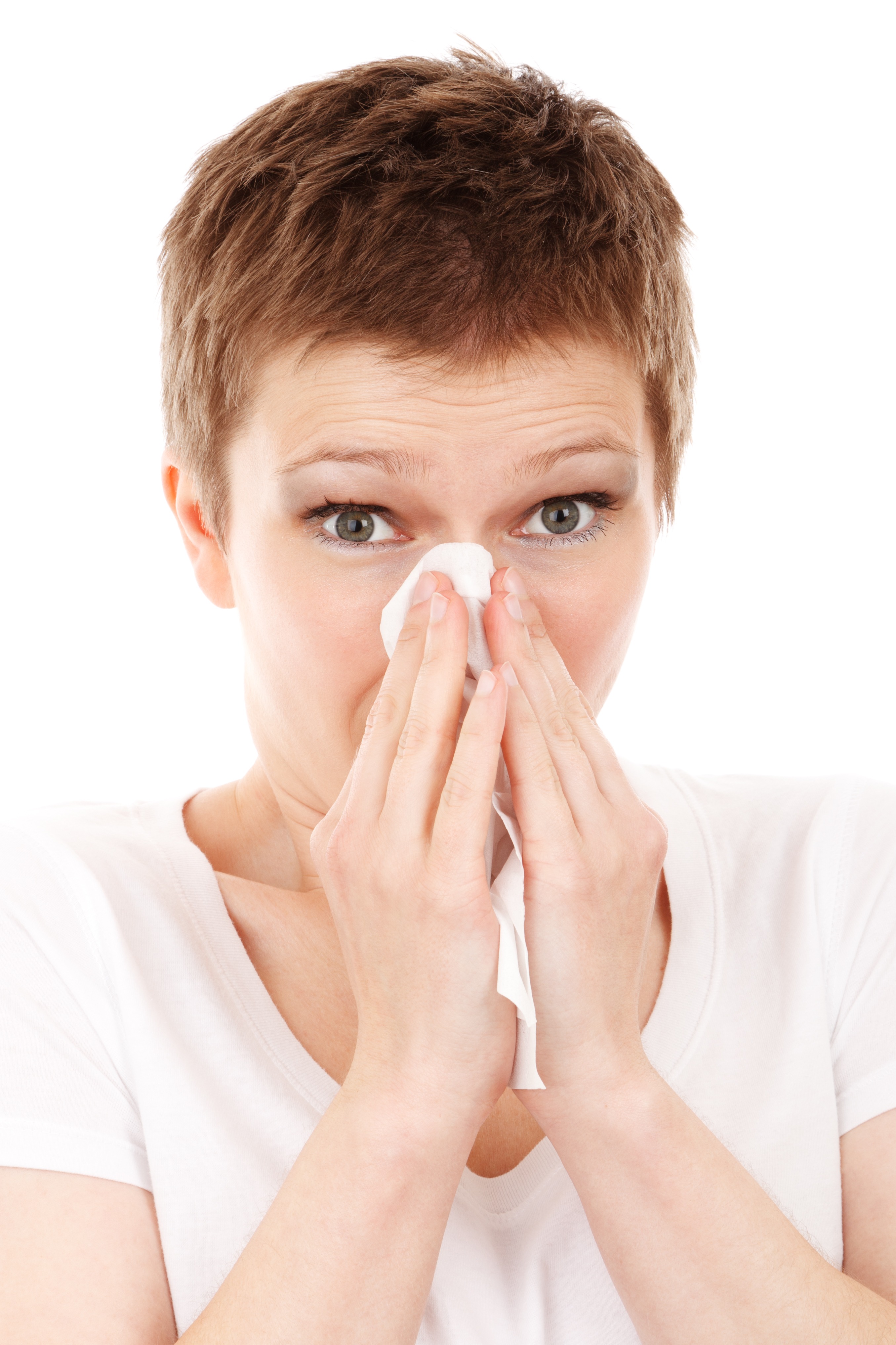 Powikłania w infekcjach górnych dróg oddechowych i nieżycie nosa. Źródło zdjęcia: Thinkstock photos kobieta ma katar, jest przeziębiona