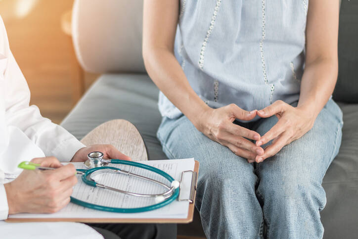 Menopauza: objawy, jak przebiega, kiedy się pojawia, jak zapobiegać trudnościom?