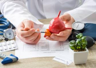 Powiększona prostata: przyczyny i objawy, jakie są zagrożenia?