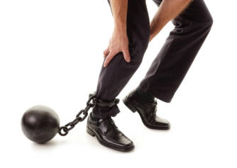 Co powoduje uczucie ciężkich nóg? Czy należy obawiać się choroby zapalnej?