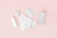 Higiena menstruacyjna: jak wybrać środki wspomagające? Poznaj zagrożenia i zasady